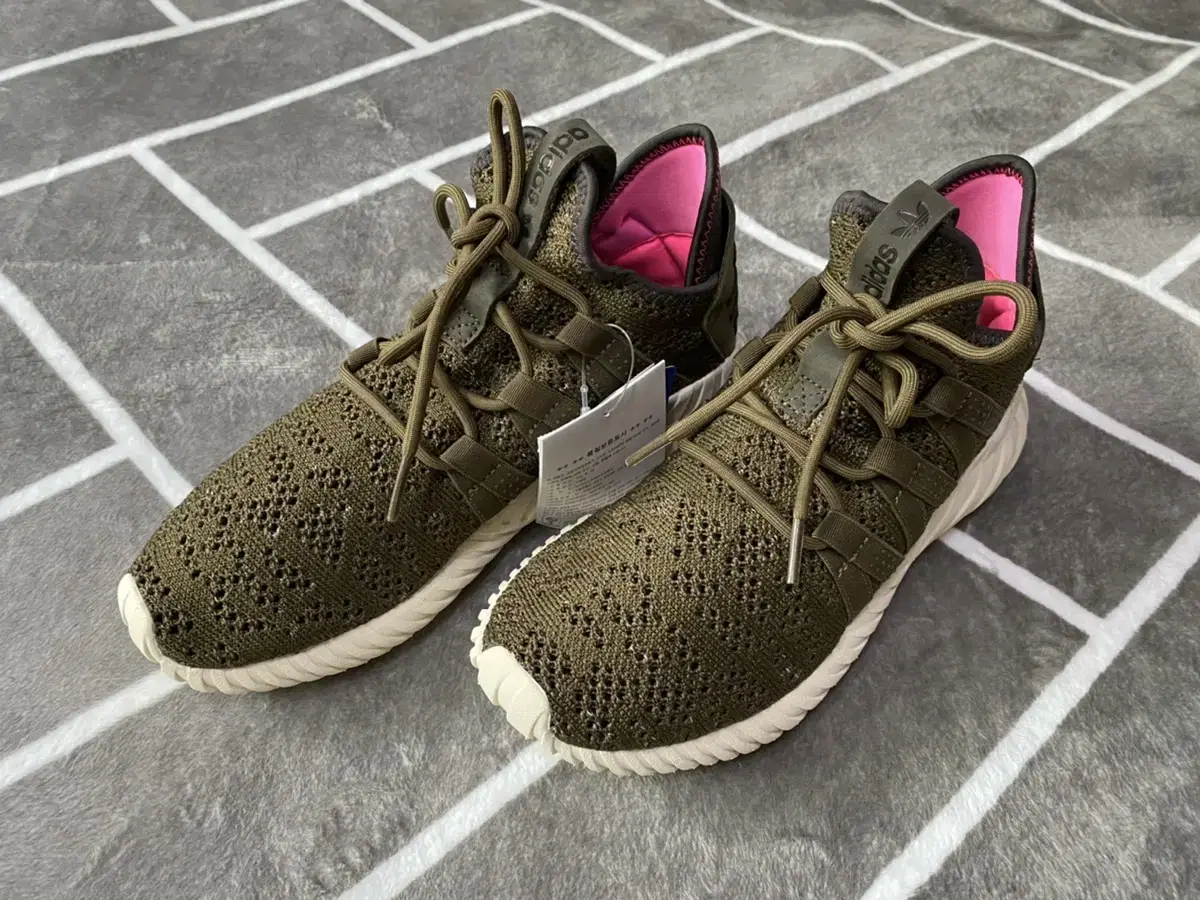 Adidas tubular 2025 dawn olive